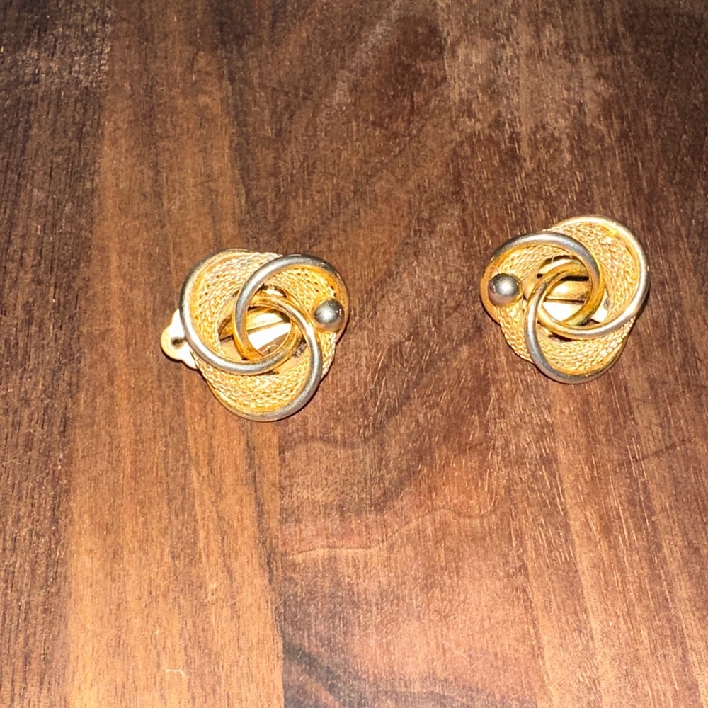 Hattie Carnegie Clip-on Earrings